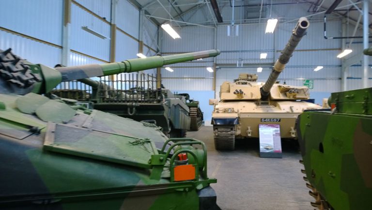 nokia lumia 1020 indoors at tank museum